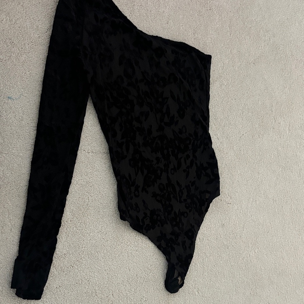 Lulu's Black One-Shoulder Bodysuit